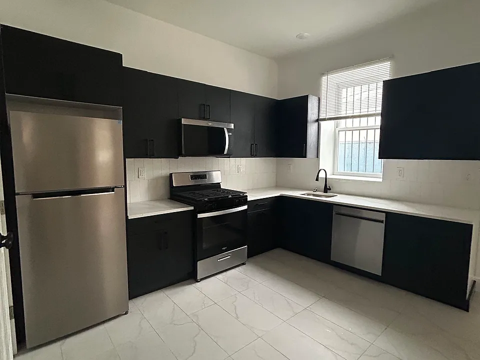 100 Clinton Ave #101A