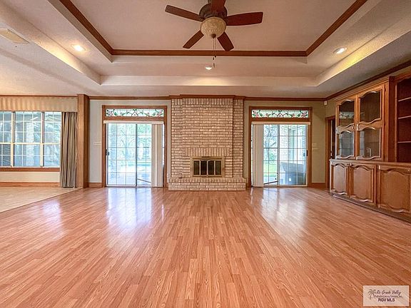4th image of 2909 Lazy Lake Dr