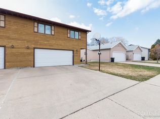 1920 San Diego Dr, Bismarck, ND 58504