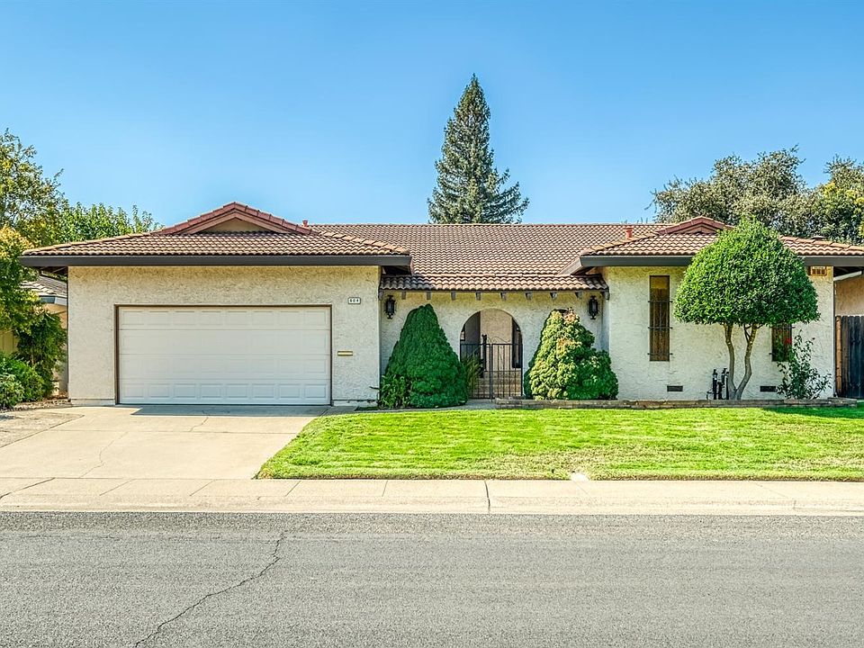 1st image of 604 Lucy Ln
