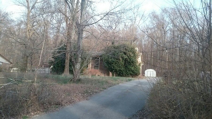 2nd image of 513 Southside Dr
