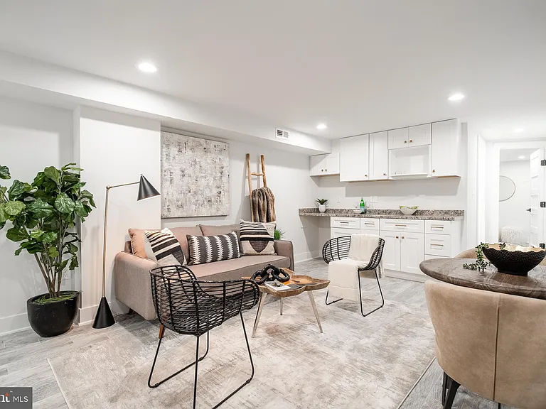 520 Irving St NW — Photo 30