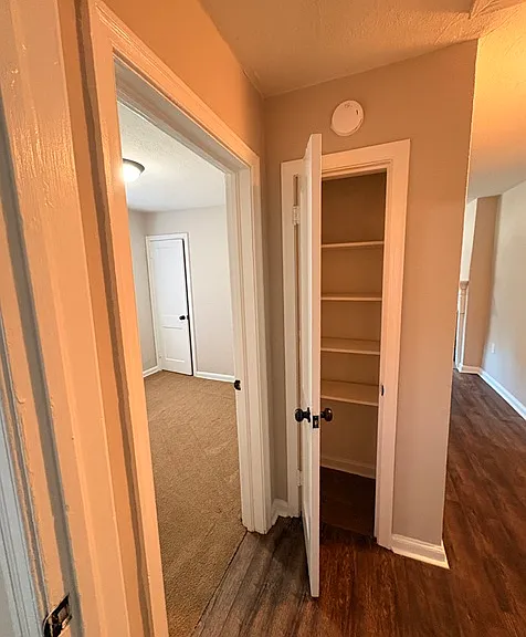 84 Madison Ln N — Photo 21