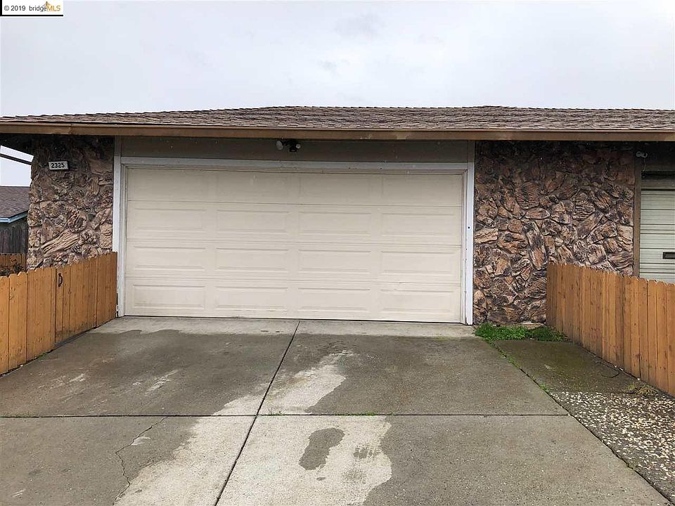 1st image of 2325 Banyan Way