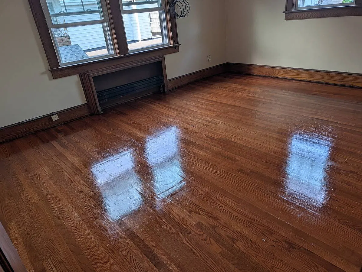 144 Oak St — Photo 4
