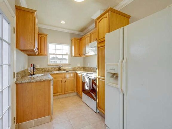5th image of 13553 Emilie Dr