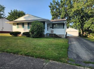 92 Chatham Ln, Youngstown, OH