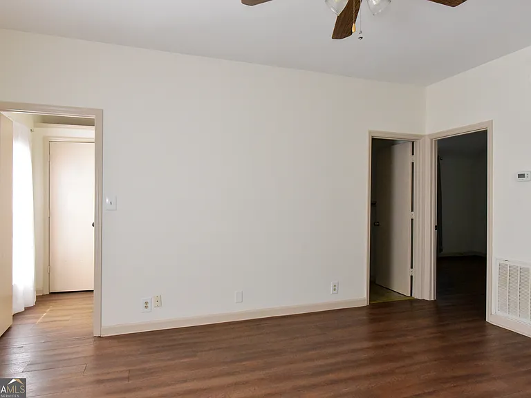302 E Jefferson St #B — Photo 11