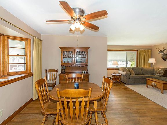 5th image of 119 N Oak Knolls Ave
