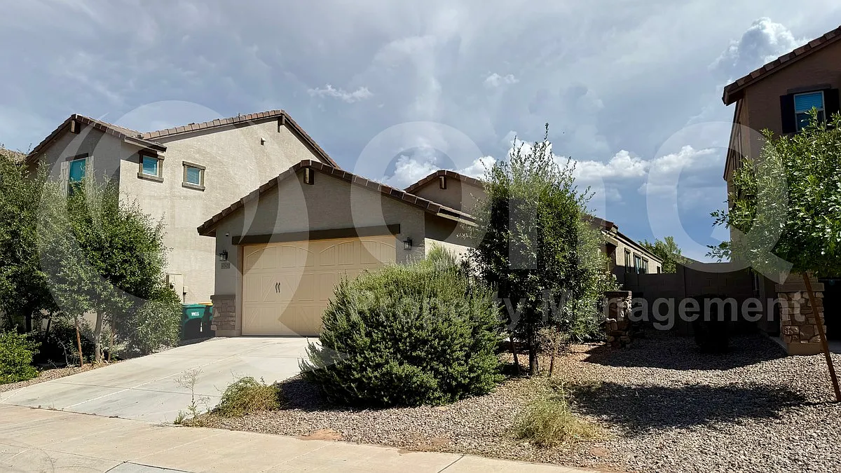 4 bed, 2.0 bath, 1578 sqft, $1,895 — Photo 2