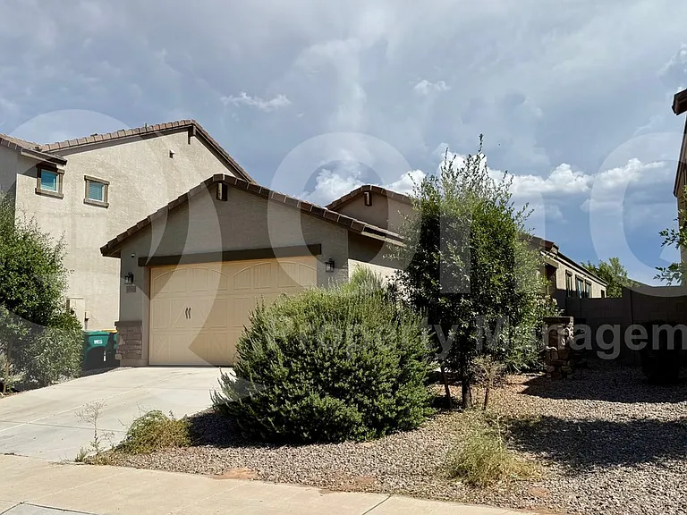 40451 W Shaver Dr — Photo 2