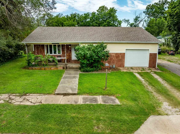 107 N Williams St, Udall, KS 67146