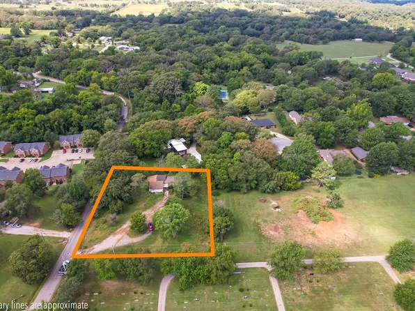 2209/2211 W Central St #2, Siloam Springs, AR 72761