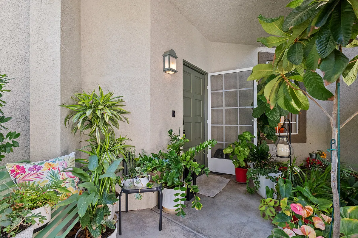 2 bed, 1035 sqft, $3,695 — Photo 3