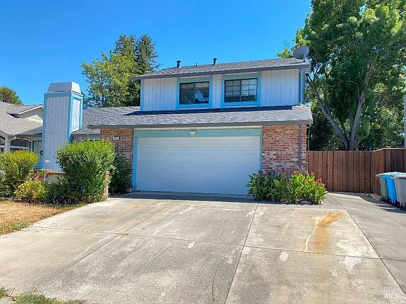 3rd image of 642 Hawk Drive