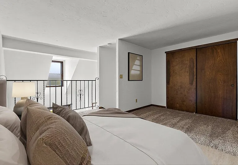 2364 Canter Ln #B — Photo 2