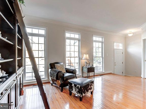5th image of 5352 Blue Aster Cir