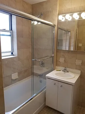 Rented by Max & Associates Realty Corp | media 6