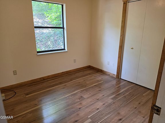 3rd image of 624 Pinemont Dr