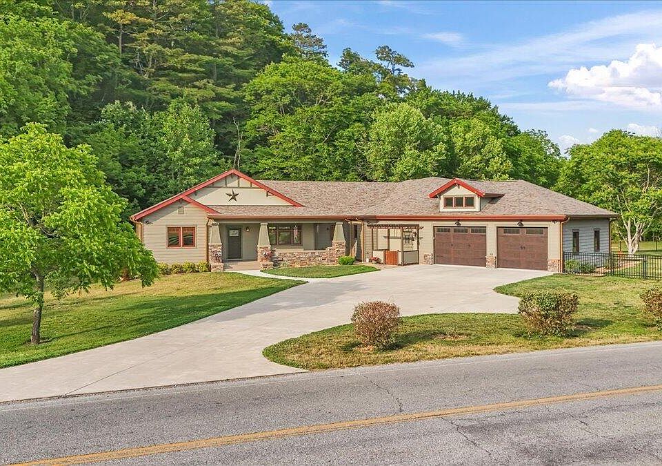 1st image of 375 Middle Creek Rd