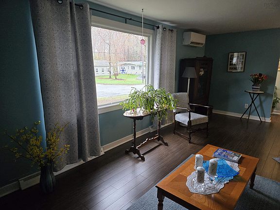 4th image of 27 Smith Ave