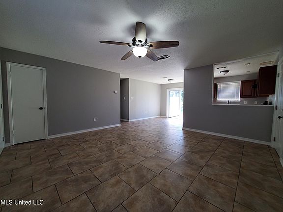 2nd image of 37 Fleetwood Dr