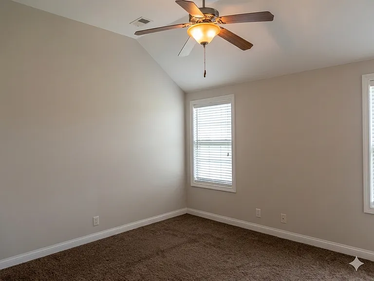 284 Ivy Bend Cir — Photo 14