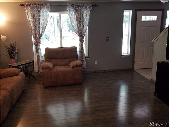 5th image of 22610 Brookside Ct SE