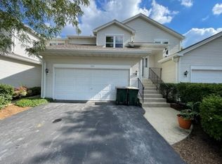 182 Aspen Ct #182, North Aurora, IL 60542
