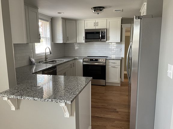 2nd image of 300 Kirk Ln