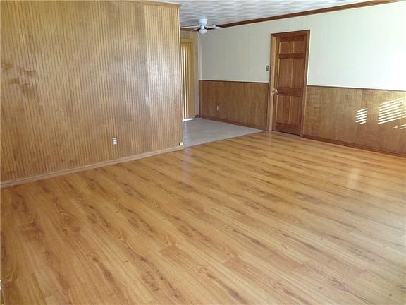 3rd image of 2821 Bamboo St