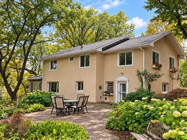 9551 Riverview Rd, Eden Prairie, MN 55347