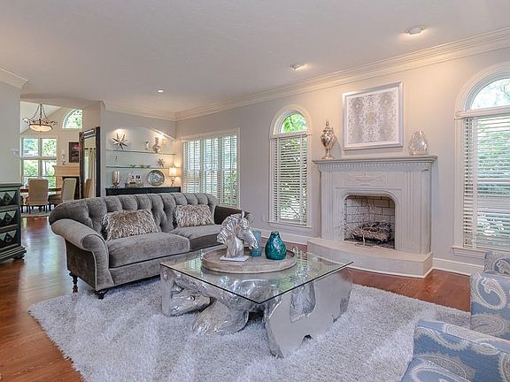 5th image of 28446 W Preston Pl