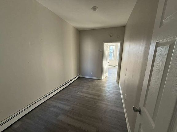 3rd image of 106 Old Bergen Rd #1E