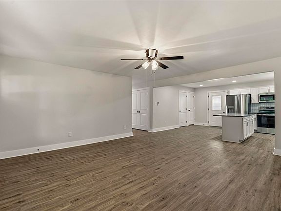 4th image of 5498 Glen Lily Rd