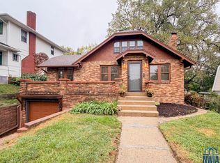 2827 Summit St, Sioux City, IA 51104