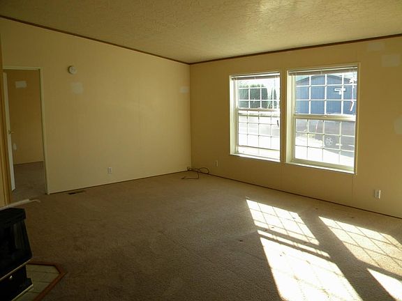 5th image of 12413 142nd Ave E