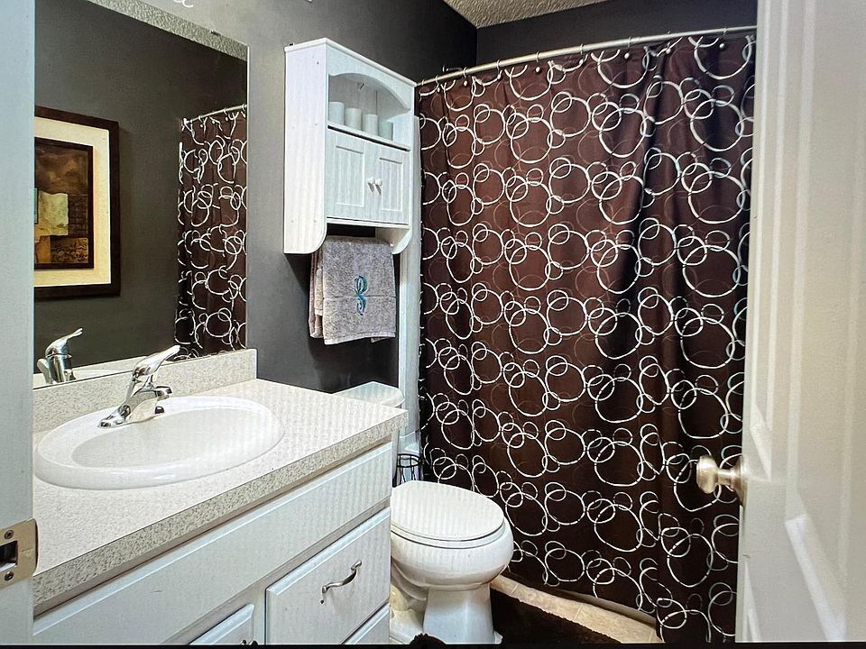 1st image of 4946 Evergreen Dr N #7