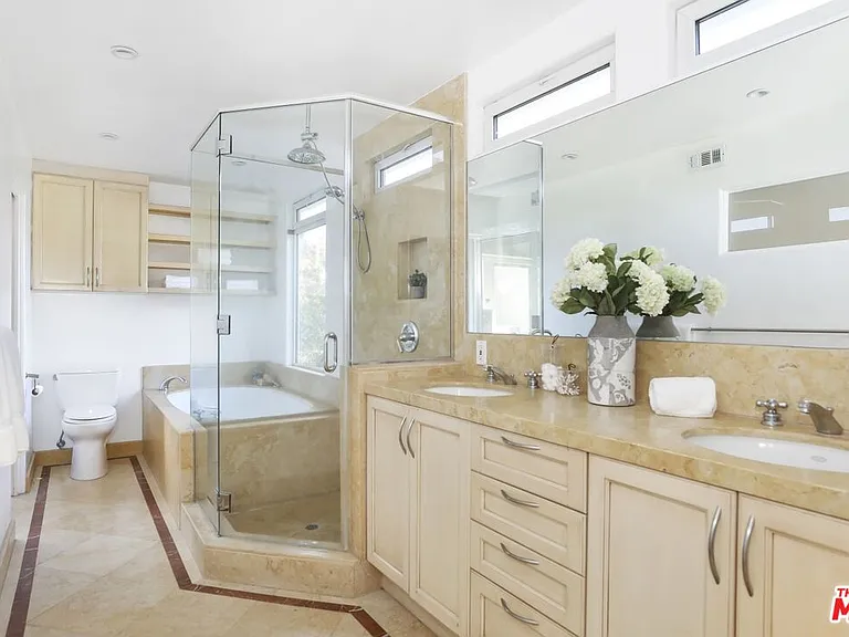 2154 Sunset Crest Dr — Photo 16