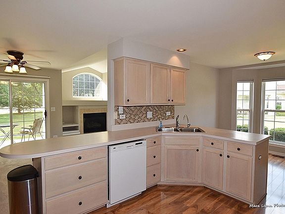 5th image of 1374 Spencer Ln #1374