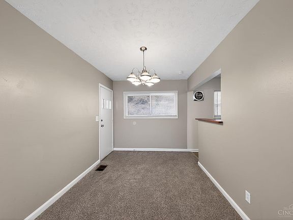 4th image of 8771 Desoto Dr