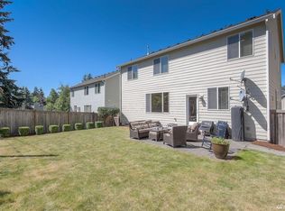 2016 Lincoln Pl NE, Renton, WA 98056