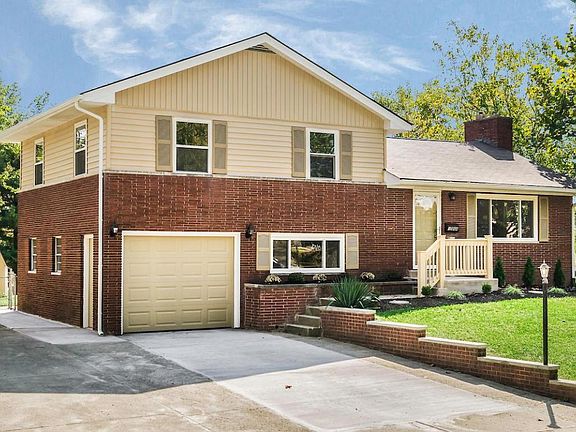 3rd image of 1564 Lillian Ln