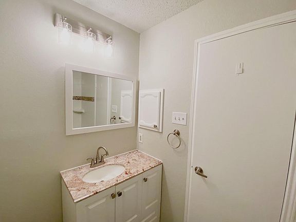 4th image of 912 Purcell Dr