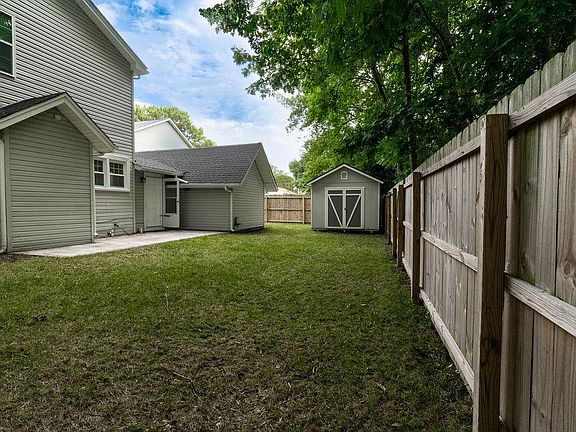 3rd image of 1407 Old Buckroe Rd