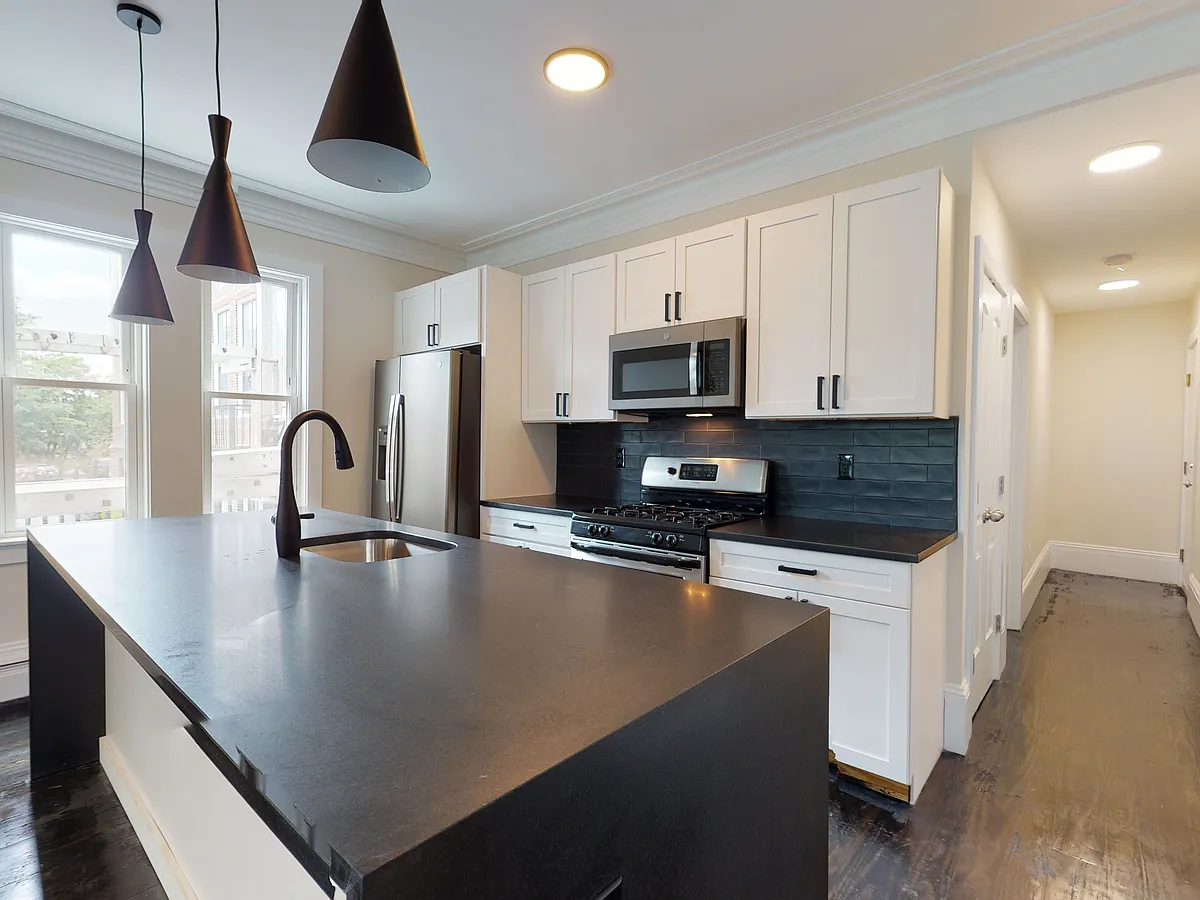 Building Photo - 839 Parker St #3A