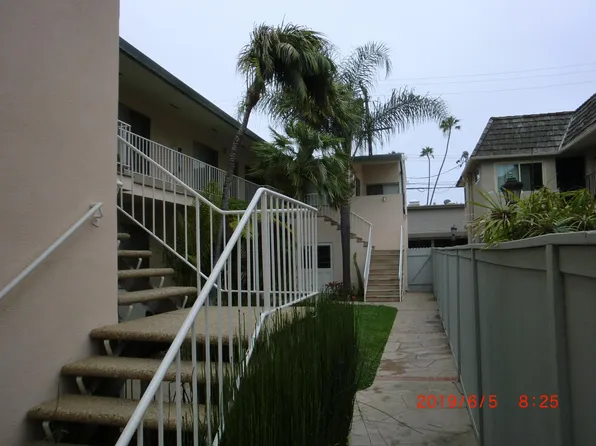 134 5th St APT 1C, Seal Beach, CA 90740
