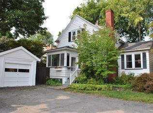 2 Fintray Pl, Rochester, NY 14607