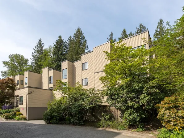3275 Mountain Hwy #212, North Vancouver, BC V7K 2H4