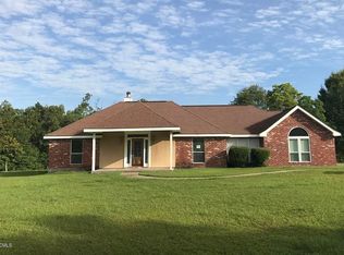 72 Ridgeway Dr, Picayune, MS 39466